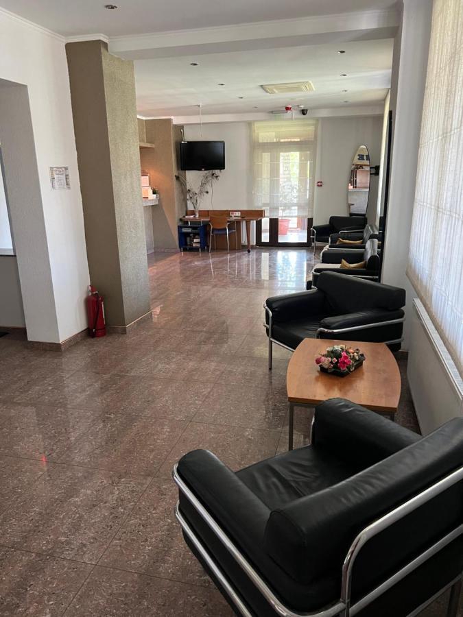 Hotel Doi Taurasi Afumaţi المظهر الخارجي الصورة