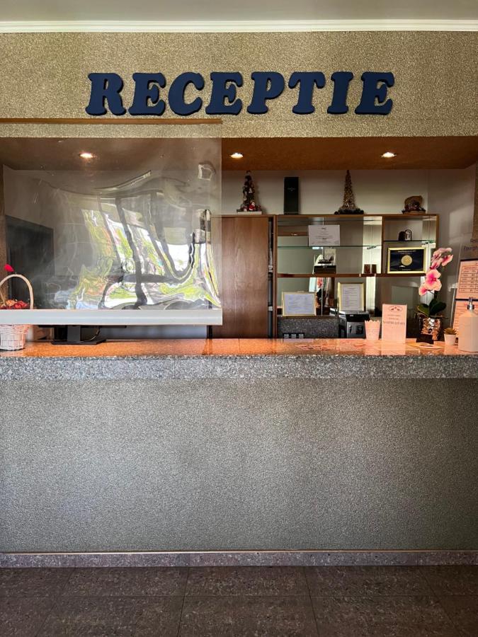Hotel Doi Taurasi Afumaţi المظهر الخارجي الصورة