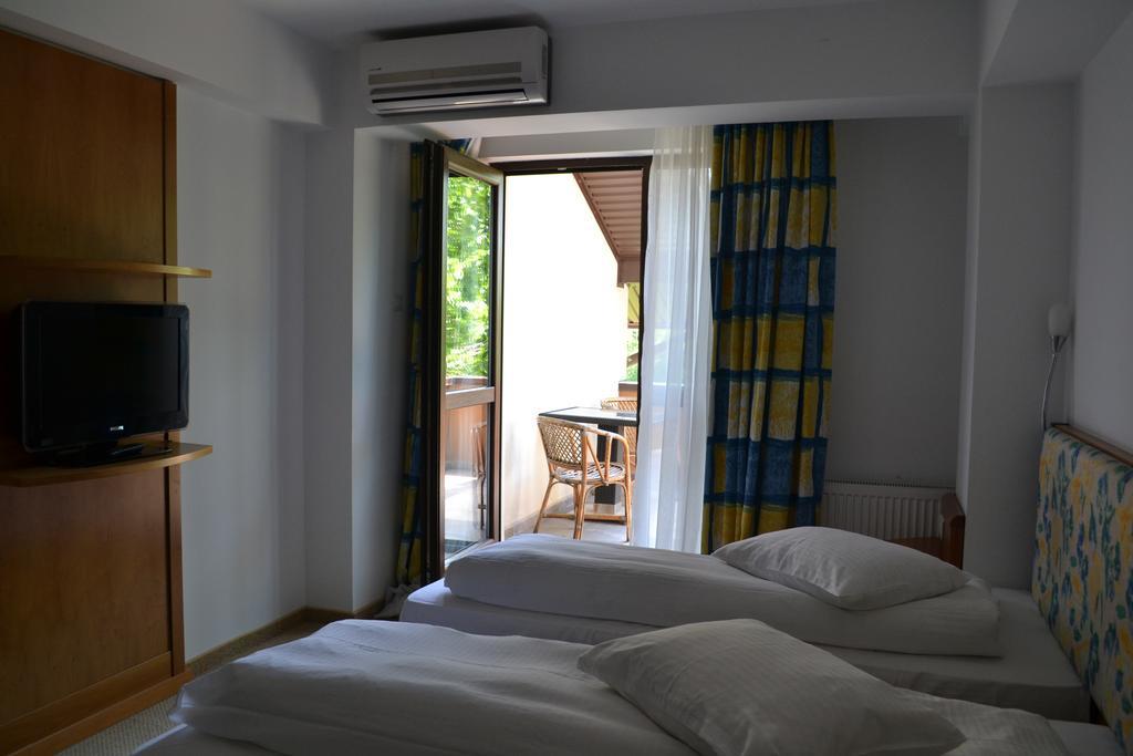 Hotel Doi Taurasi Afumaţi المظهر الخارجي الصورة