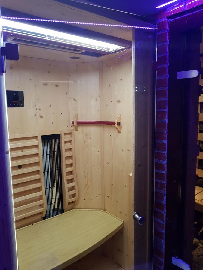 Hotel Doi Taurasi Afumaţi المظهر الخارجي الصورة